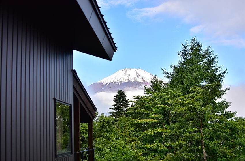 富士山を望む小田急山中湖フォレストコテージ